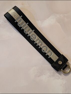 Lululemon Wristlet Missing Attached Pouches And Keyring